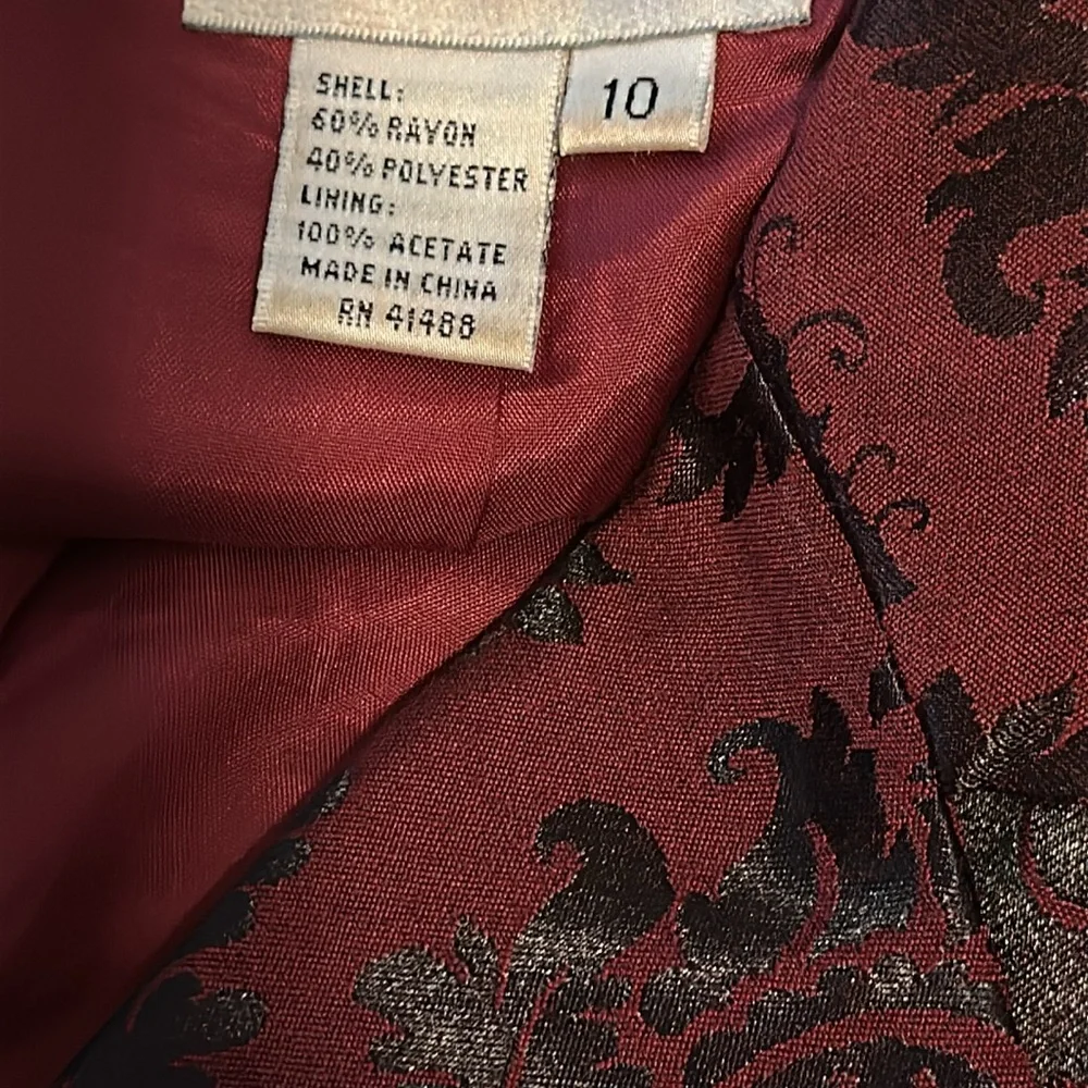 Vintage Reflections by Spiegel Baroque Print Maroon/Black Pantsuit Size 10 - Picture 13 of 13